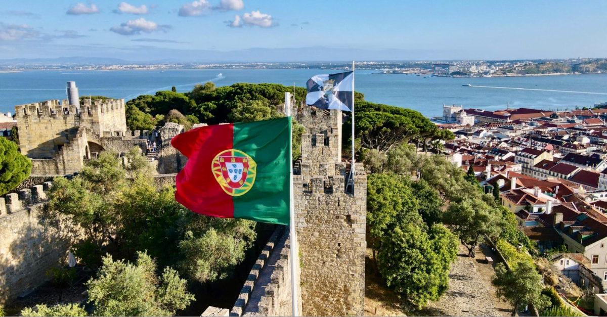 retiring in portugal pros and cons